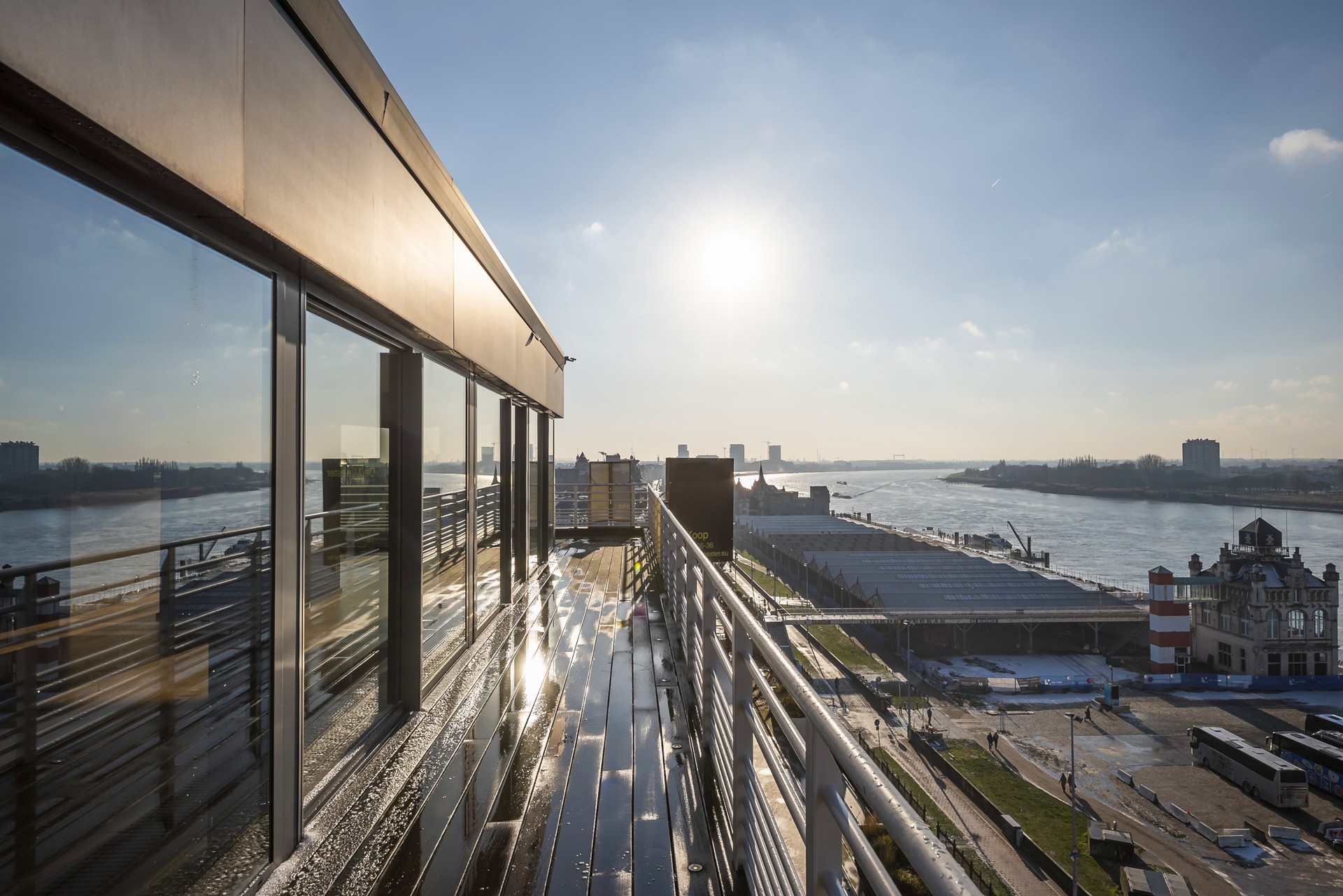 Uniek penthouse met panoramisch zicht over de Schelde