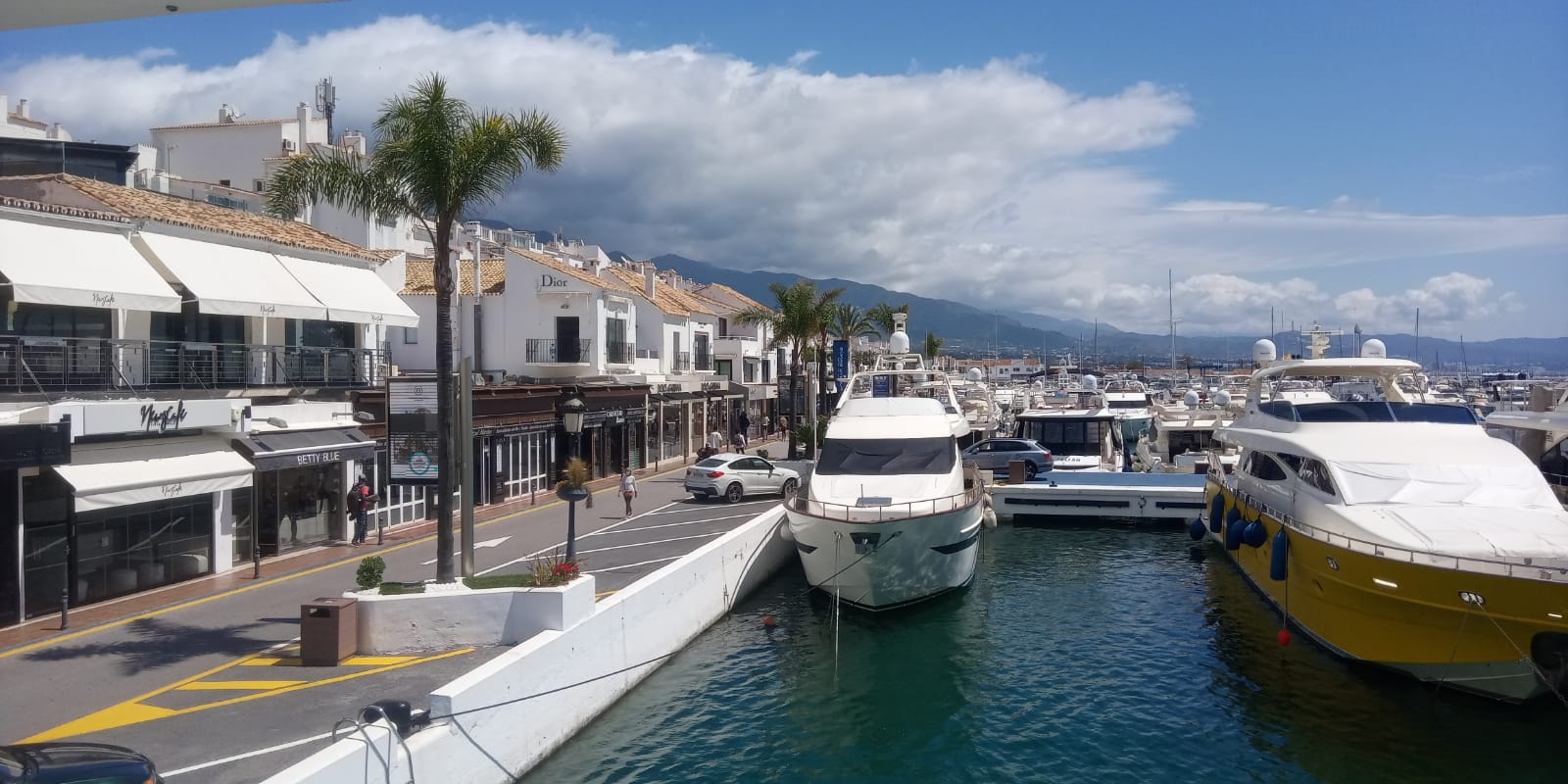 Bright frontline apartment with marina views in Puerto Banus, Marbella