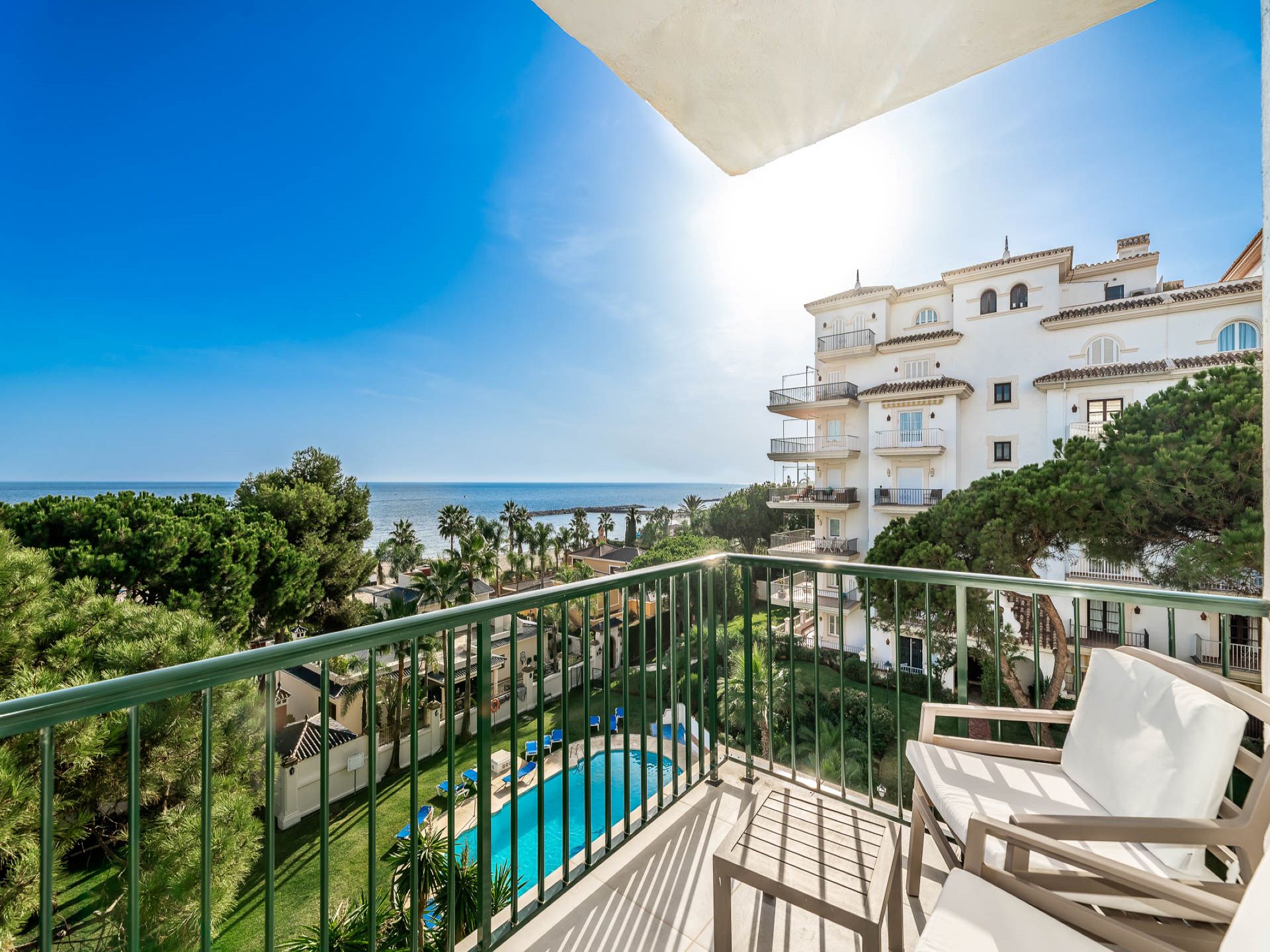 Bright frontline apartment with marina views in Puerto Banus, Marbella