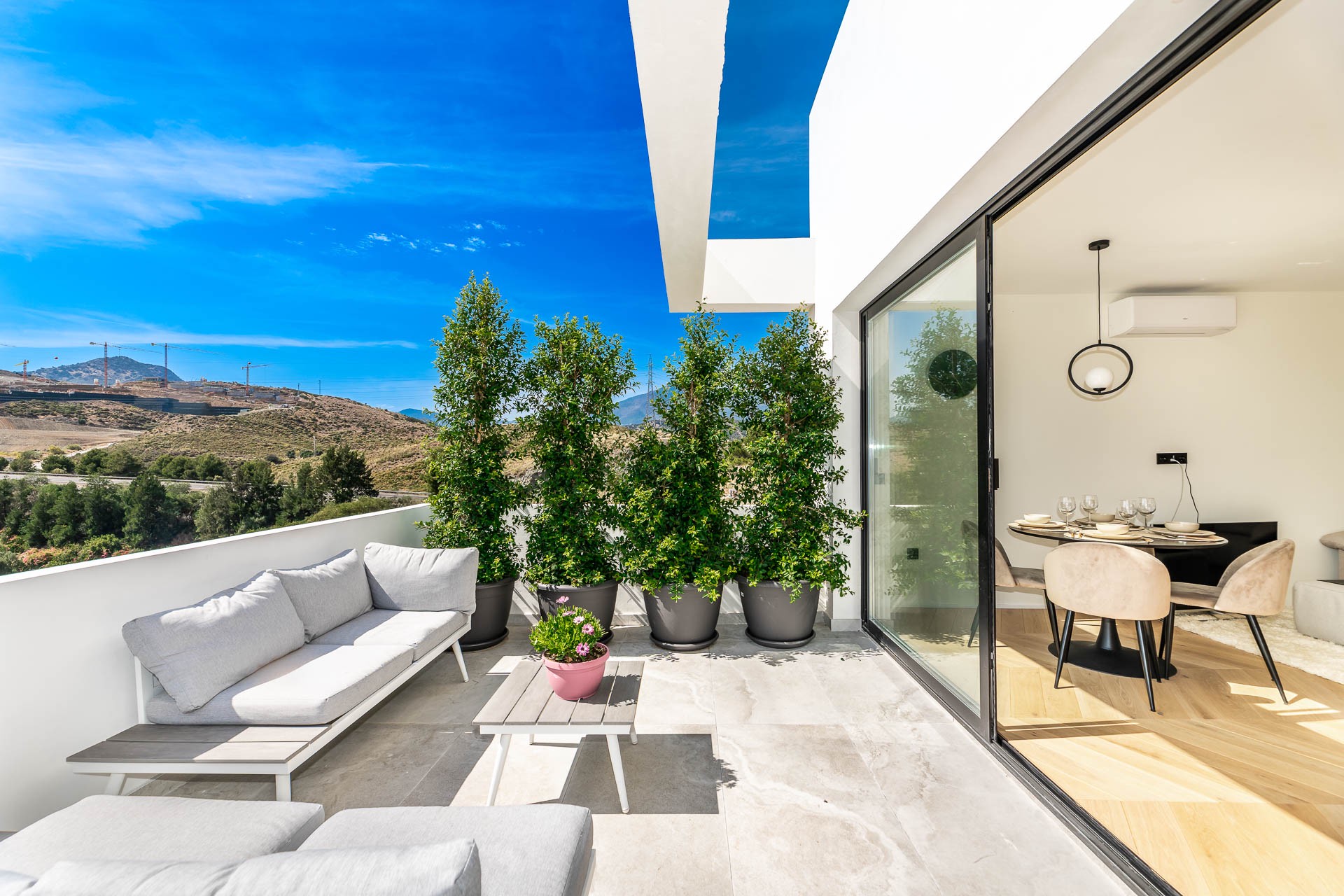 La Alqueria: Moderna villa de lujo con excepcionales vistas panorámicas