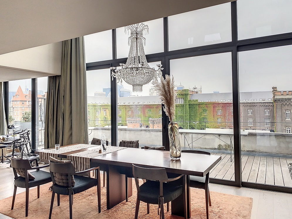 Penthouse met 115m² terras + 2 parkeerplaatsen