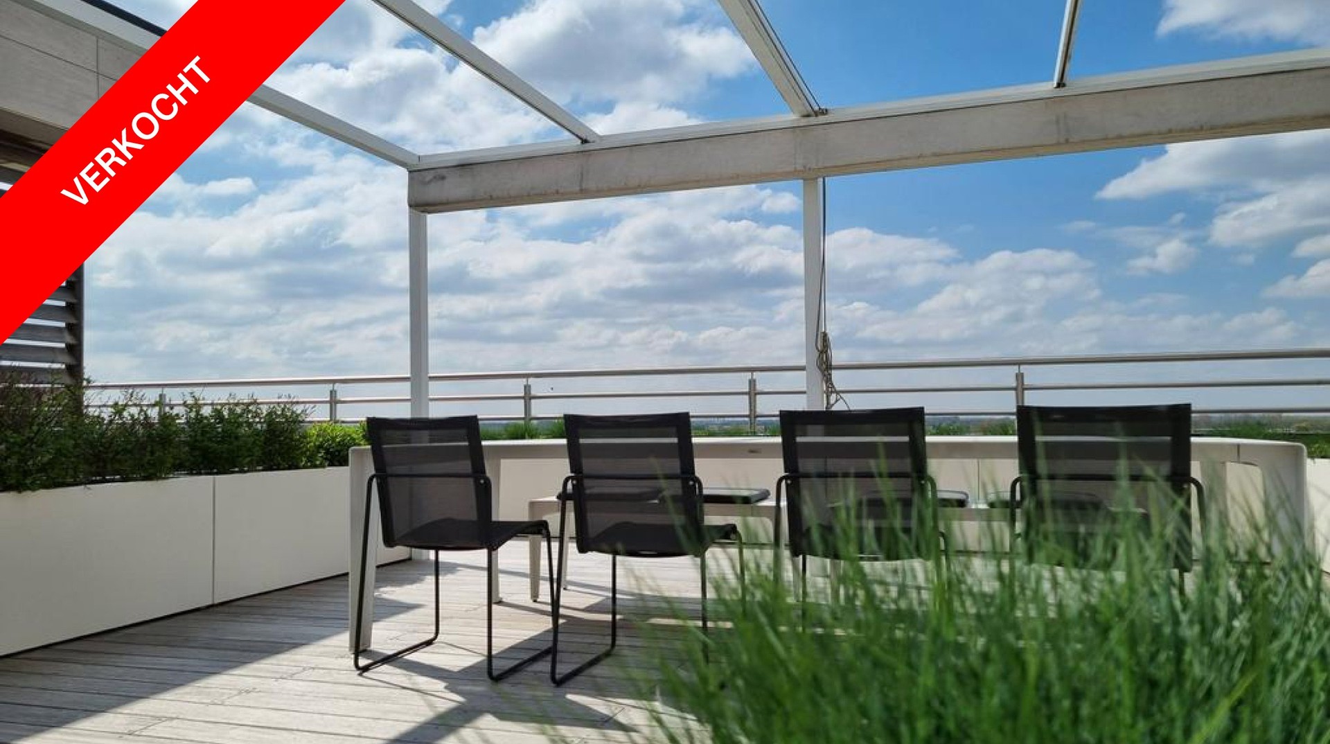 Penthouse aan de vaart met riant terras