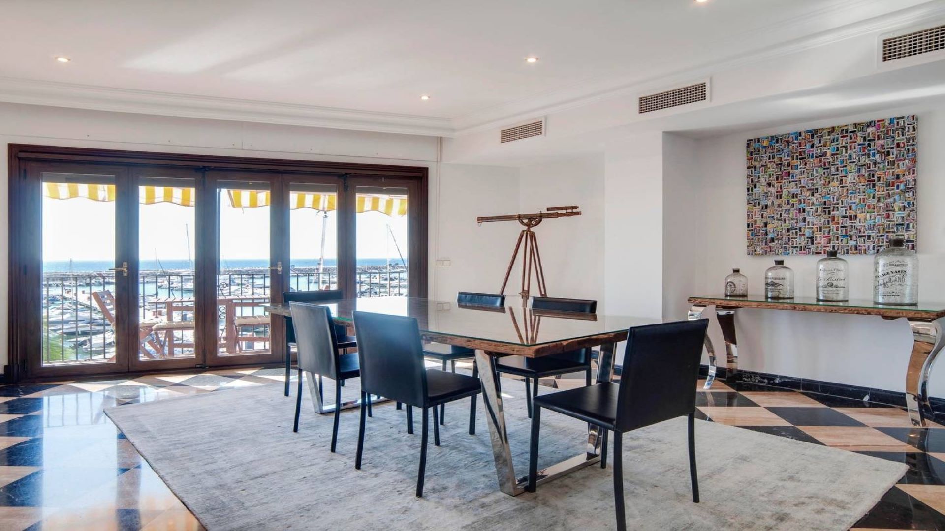 Bright frontline apartment with marina views in Puerto Banus, Marbella