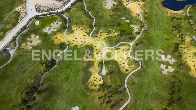 Villas de obra nueva en Vistabella golf