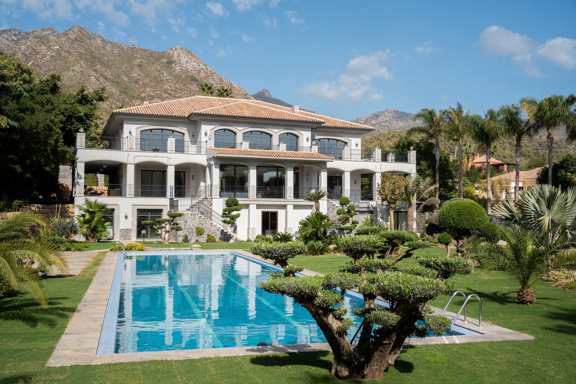 Sierra Blanca: Villa de nueva construcción estilo mediterráneo