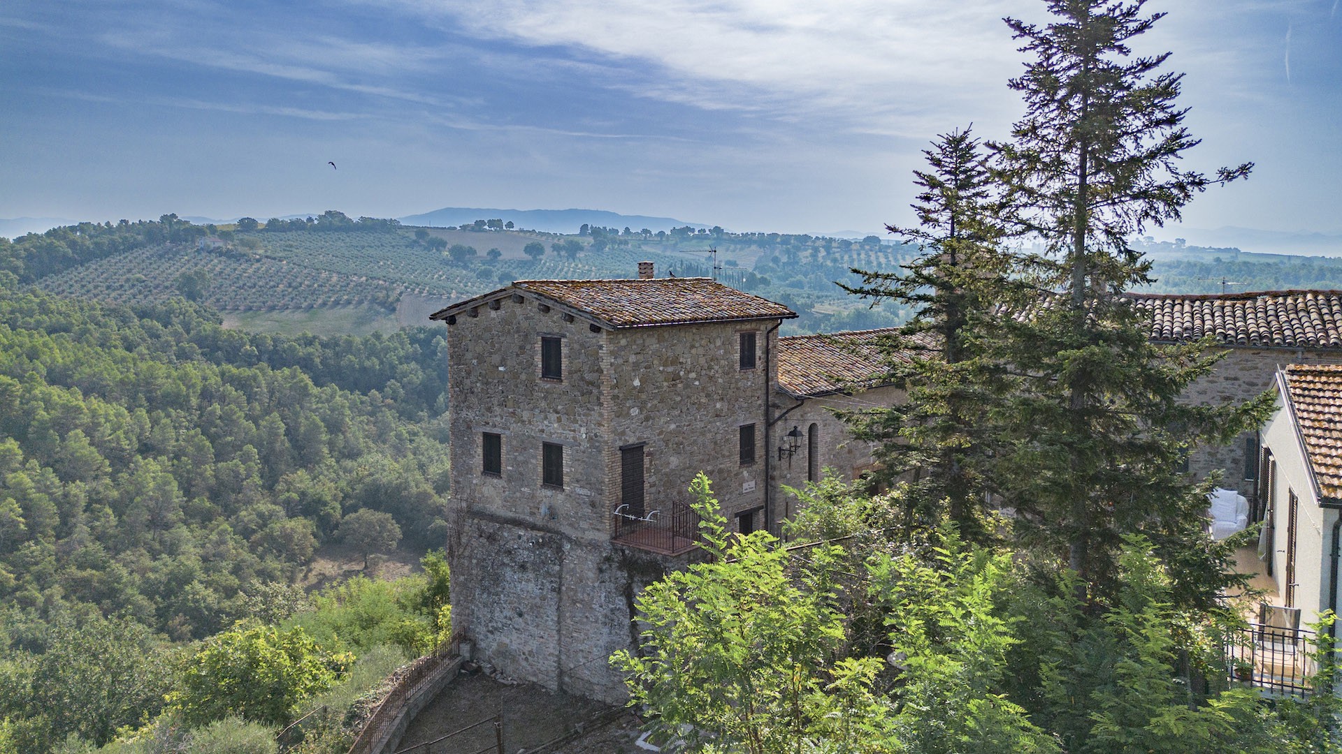 Small, peaceful stonehouse in Umbria