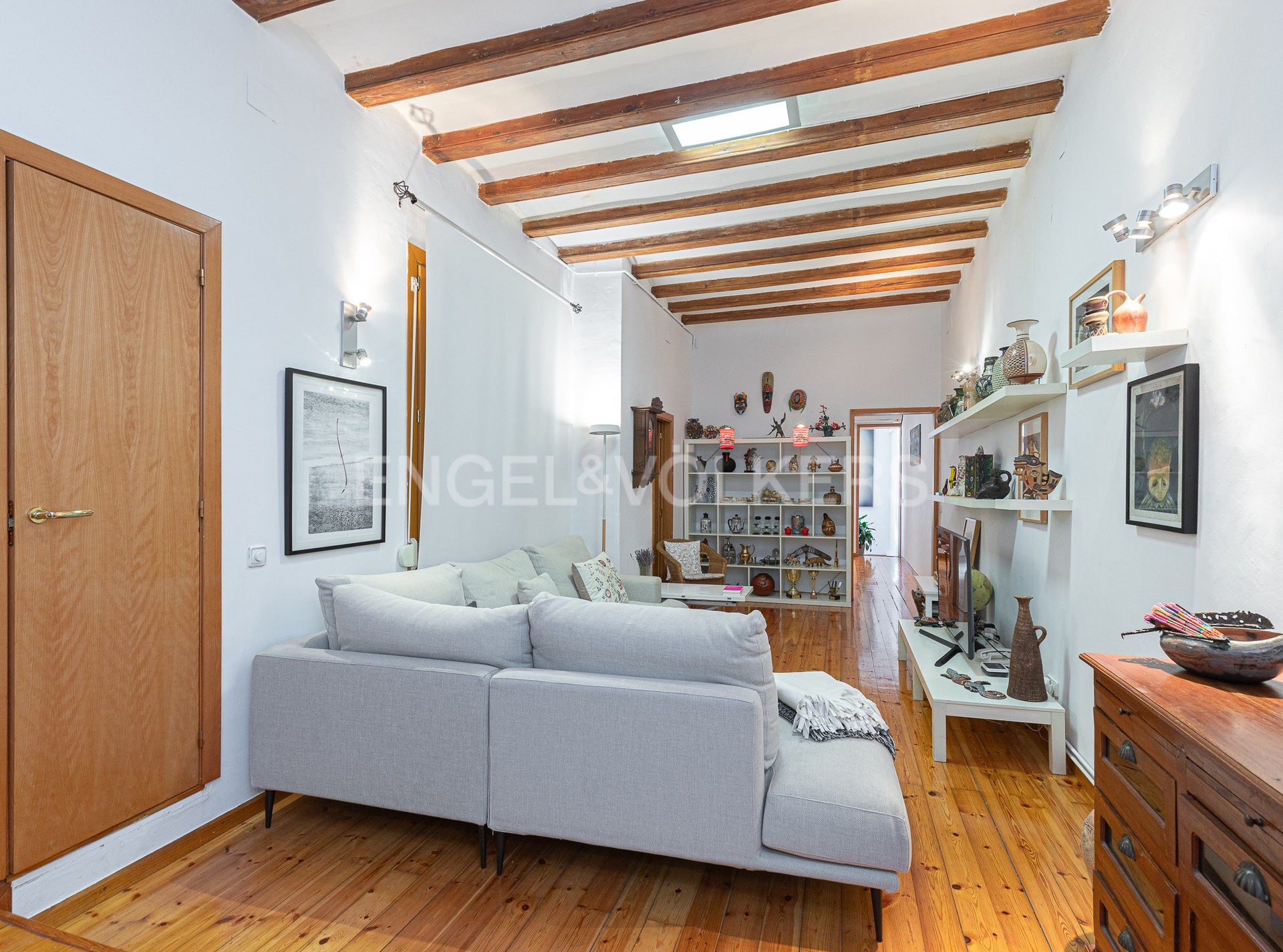 Fantástico piso con terraza privada junto a Ronda Sant Antoni