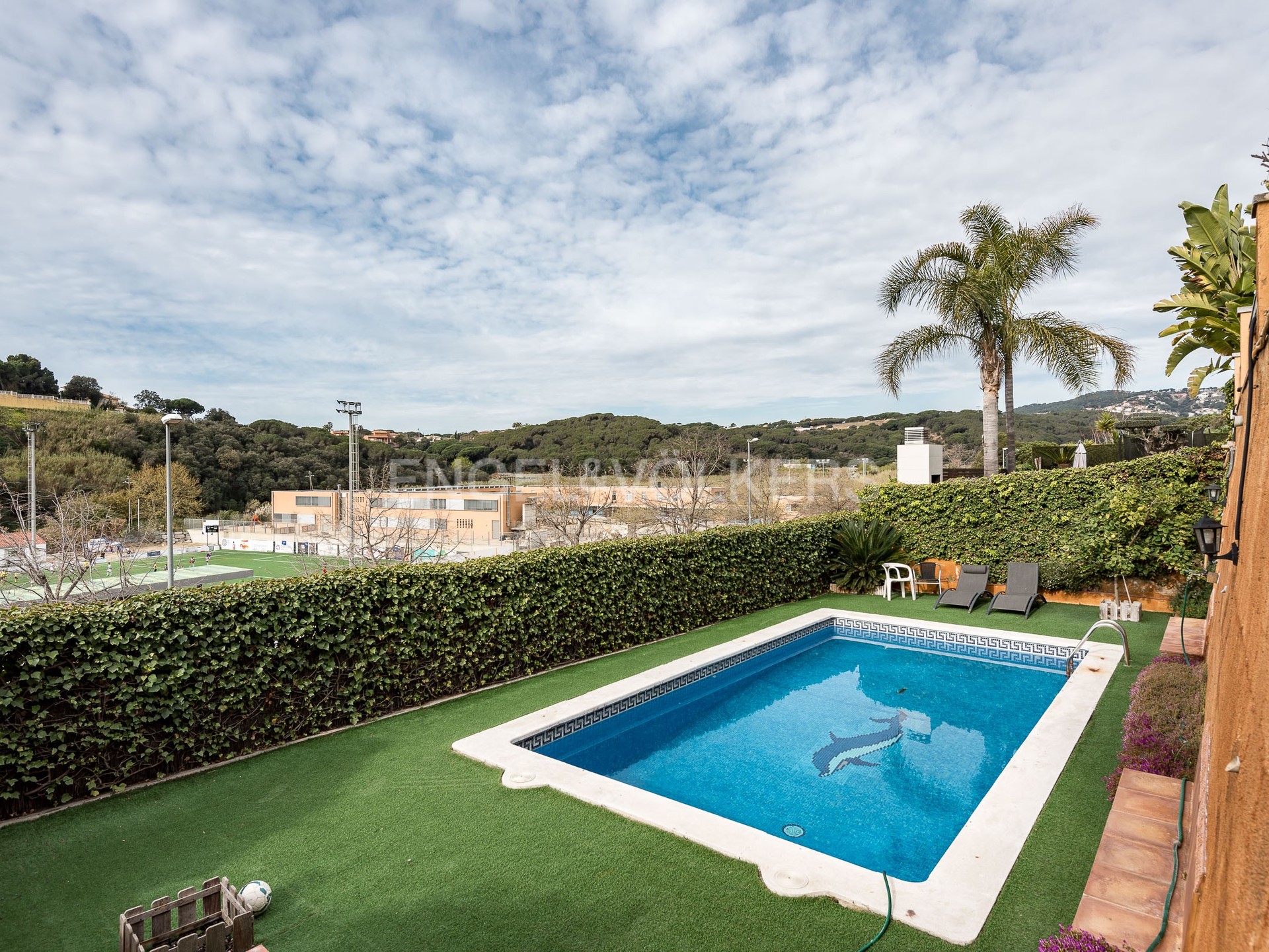 Casas independientes con piscina