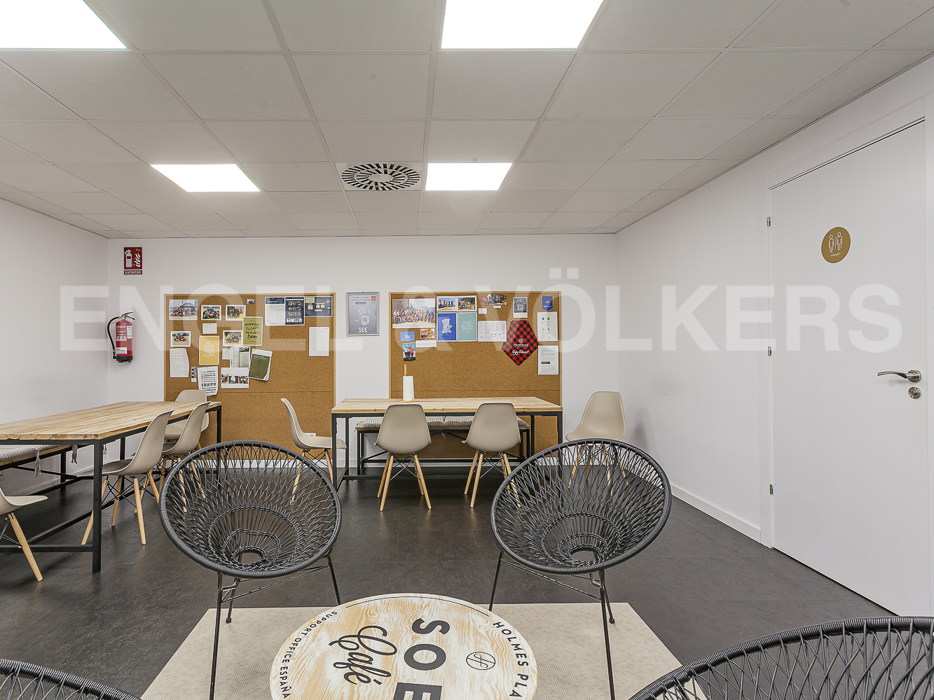 Luminosa oficina en Rambla Catalunya