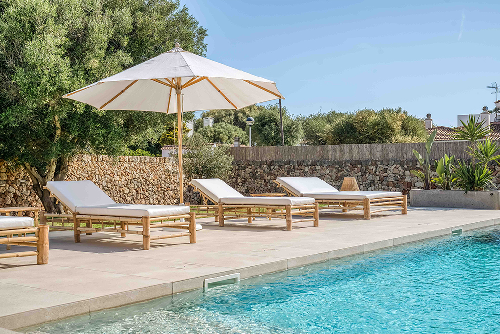 HOLIDAY RENTAL.- Fantastic modern villa with swimming pool in Sa Caleta ...