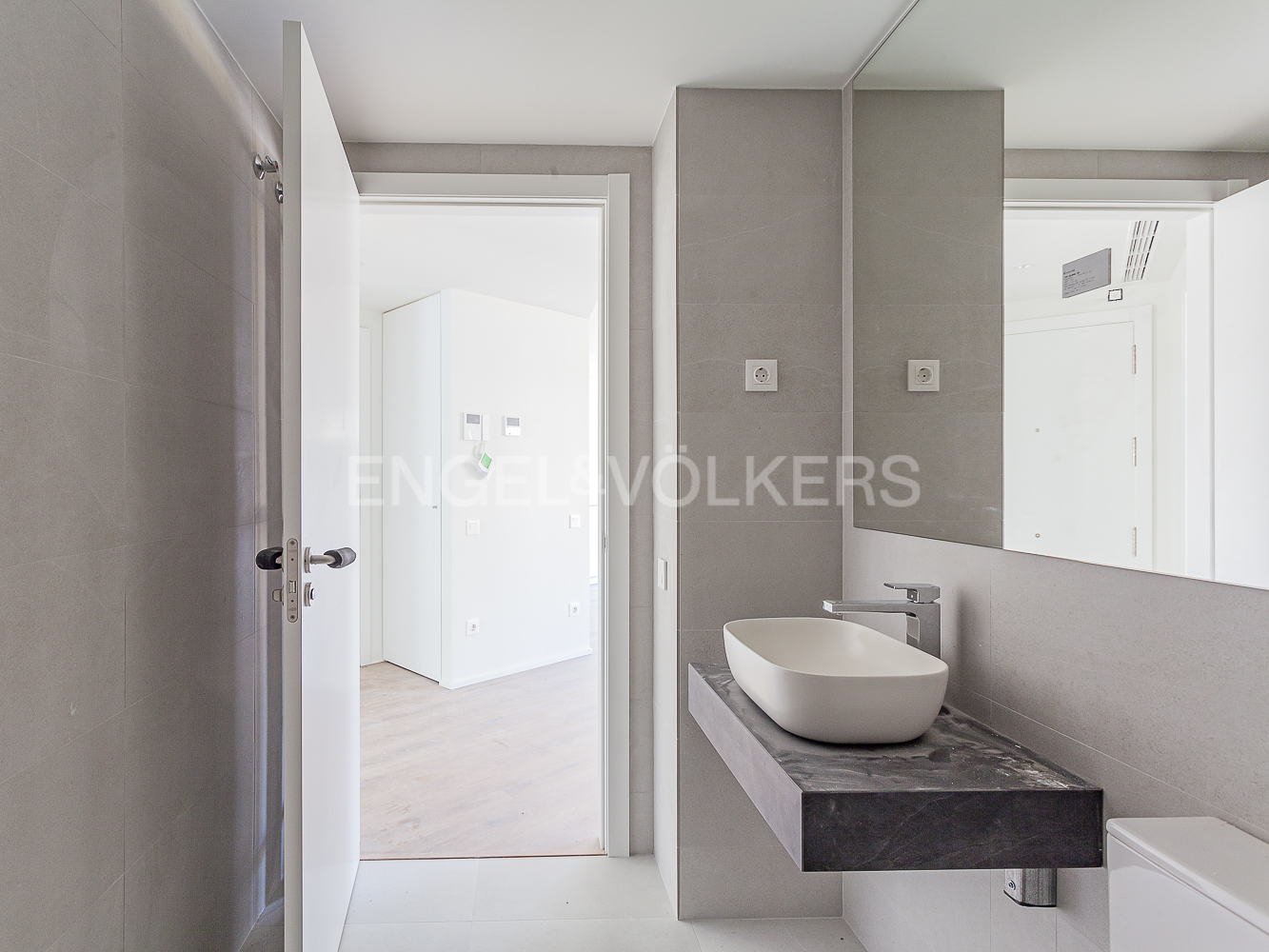 https://www.engelvoelkers.com/images/d6938c06-d6b7-4e17-8407-dfef8b80ad74/new-building-near-plaza-lesseps-in-gracia-neighborhood-