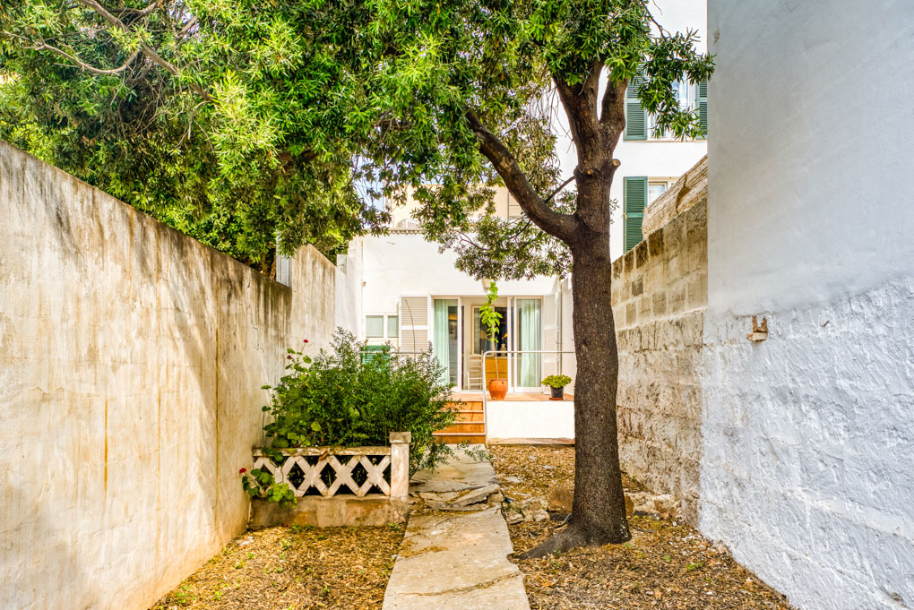 Encantadora casa de pueblo con jardín en Ciutadella, Menorca