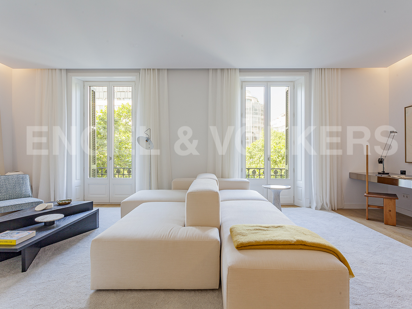 Flat in renovated building on Paseo de Gracia