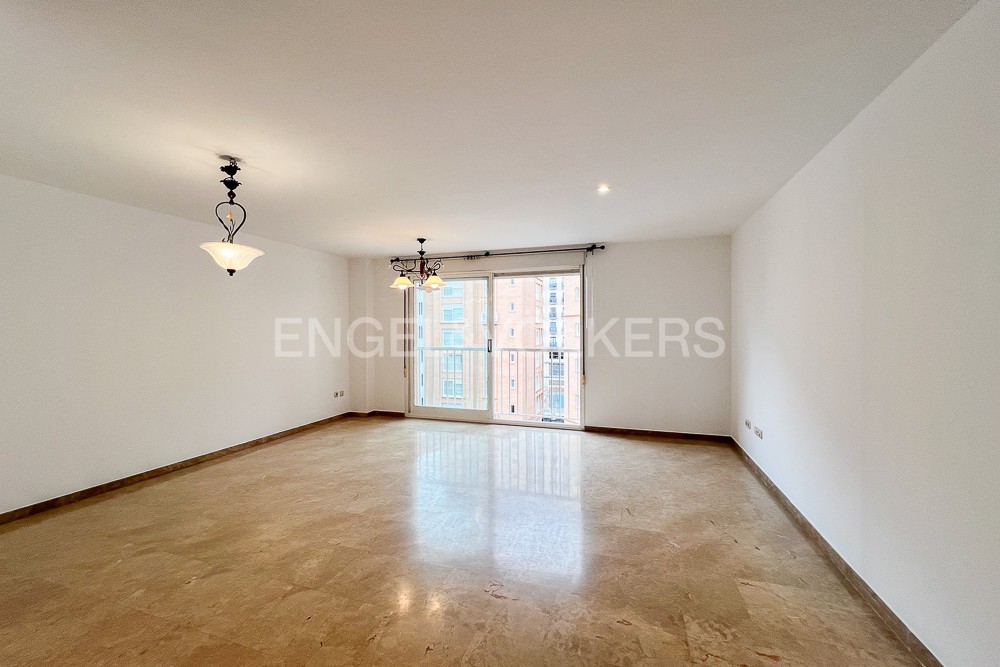 Estupendo piso residencial en Cortes Valencianas