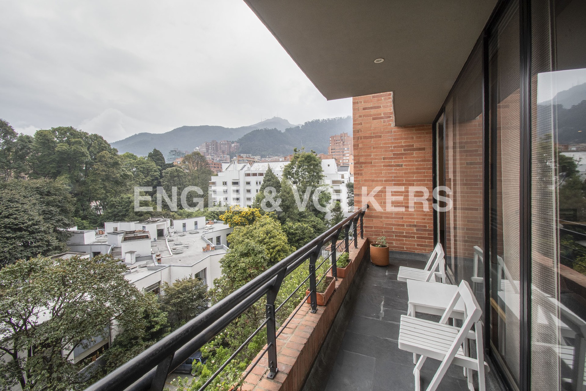 Apartamento con balcón para venta en La Cabrera